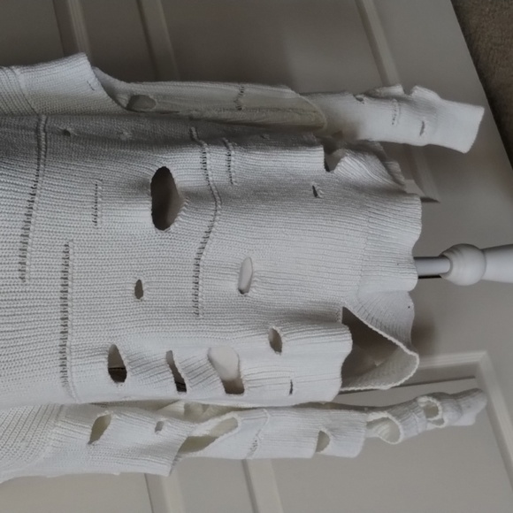 Yi Ren Wei Ben women's medium distressed ripped sweater white ripped grunge look - Picture 3 of 9